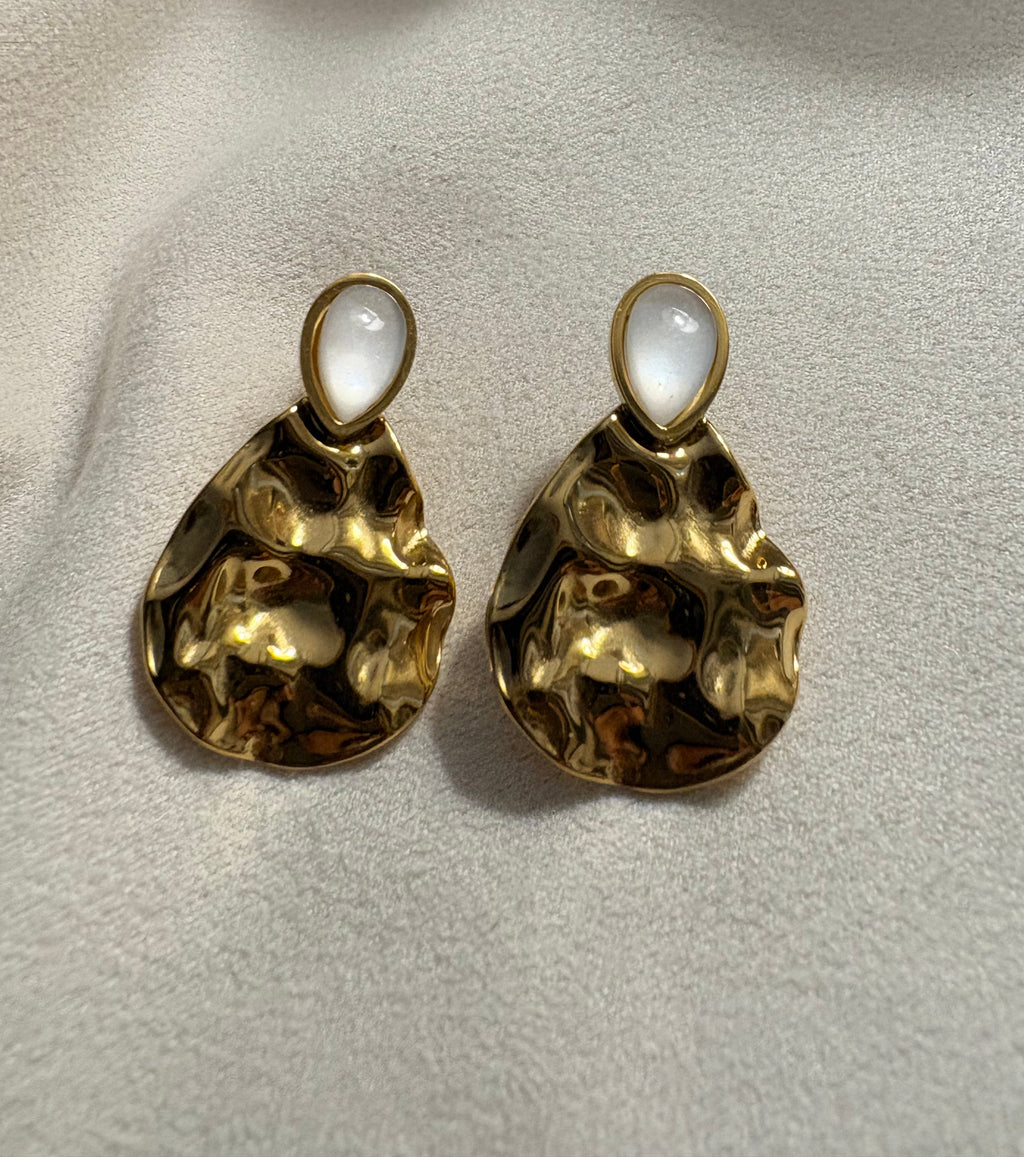 NIYANSA Sculpted Moonstone Drop Earrings