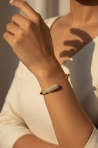 Lumi Pearl Curve Cuff