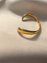 Aure Curve Open Cuff Bracelet