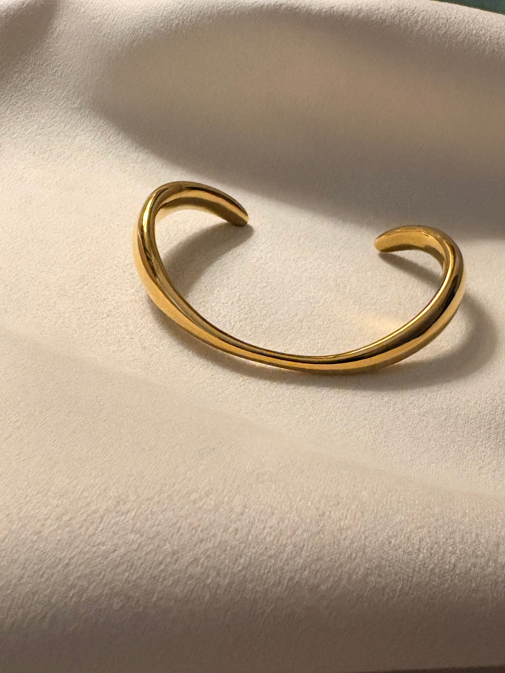 Curve Open Cuff Bracelet