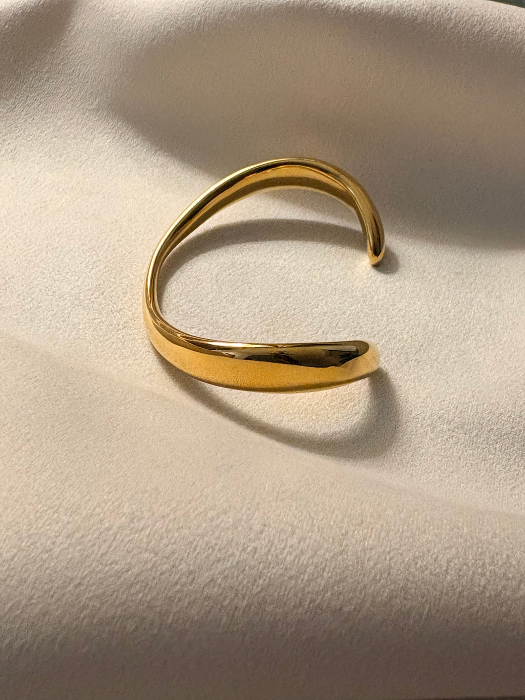 Curve Open Cuff Bracelet