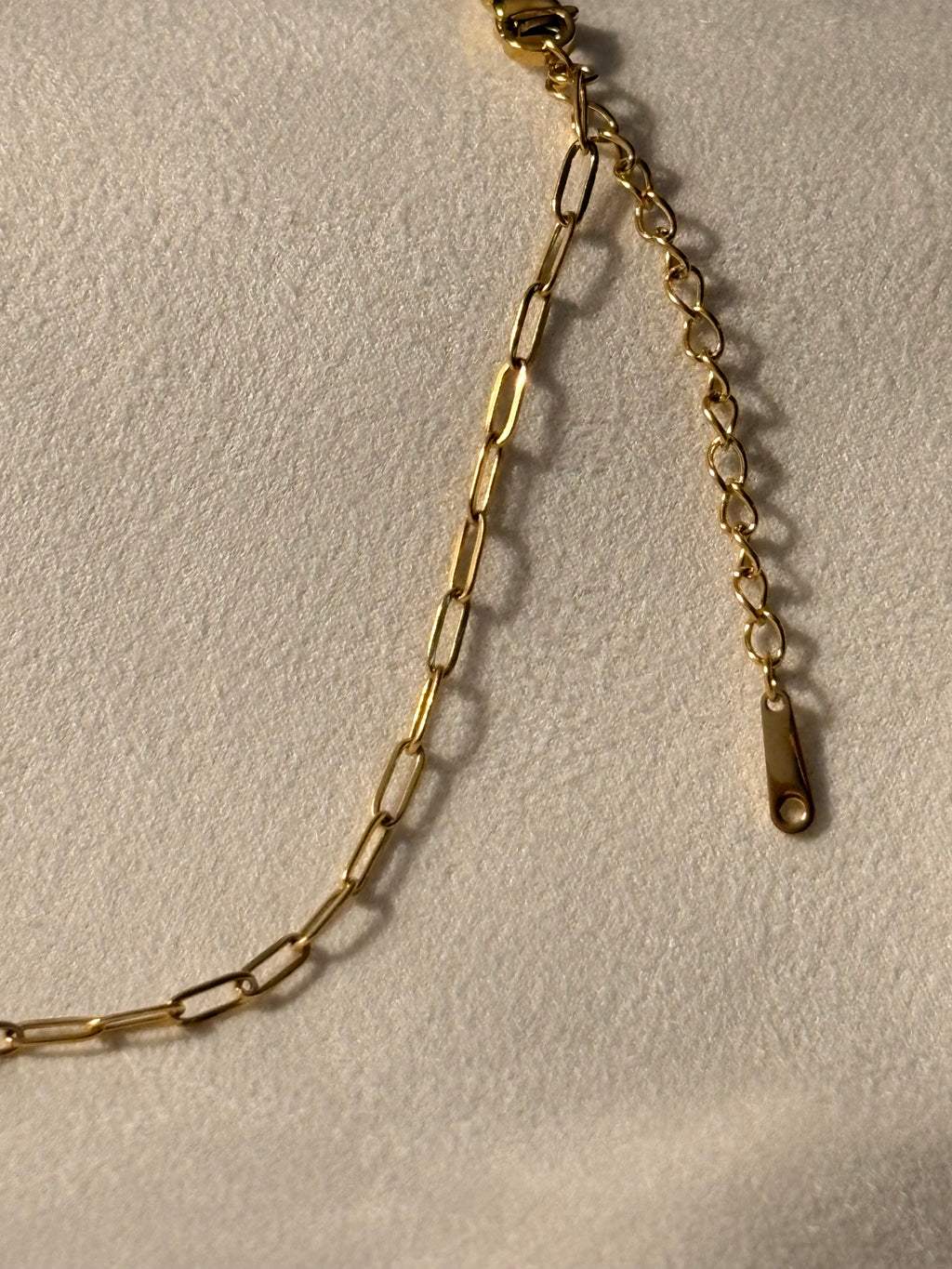 Tennis necklace with AAA cubic zirconia stones in 18KT PVD gold-plated stainless steel by NIYANSA.