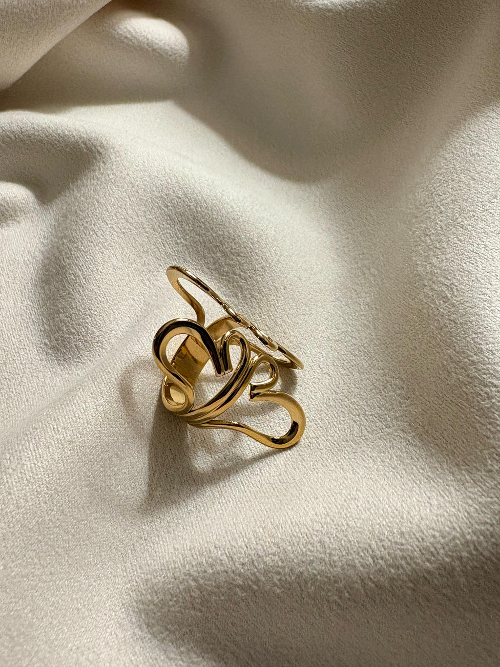 18kt gold plated ring for daily wear by NIYANSA.